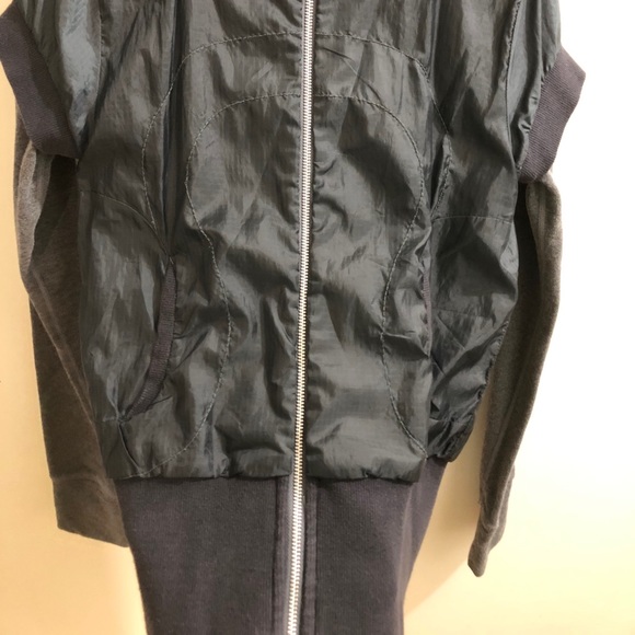 Lululemon jacket with hood - Picture 3 of 8